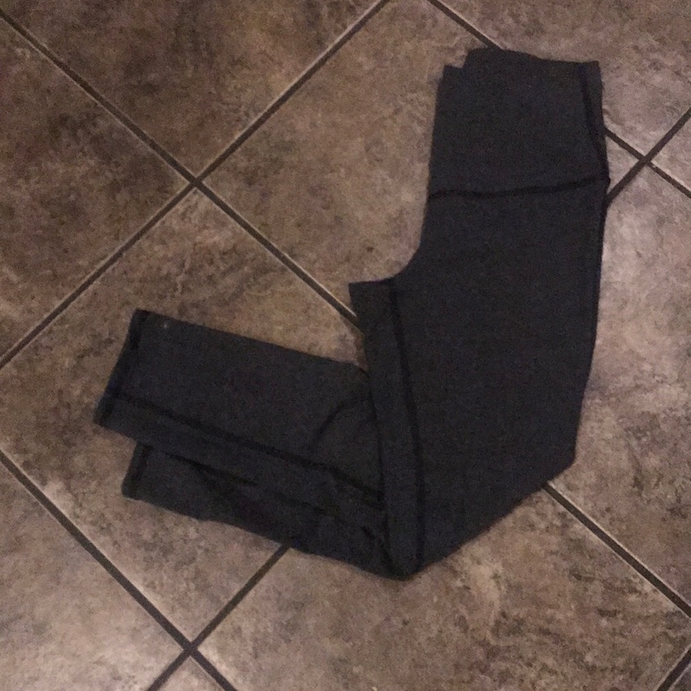 Lululemon Dark gray wunder under
